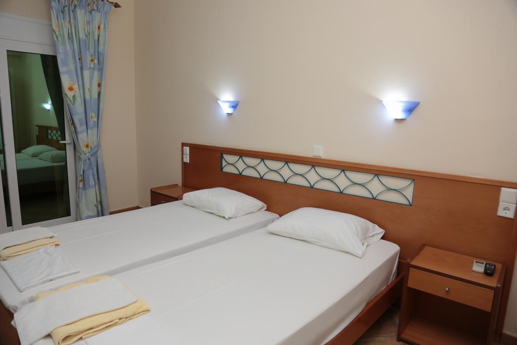 Paris-Irini Studios And Apartments Plomari Room photo